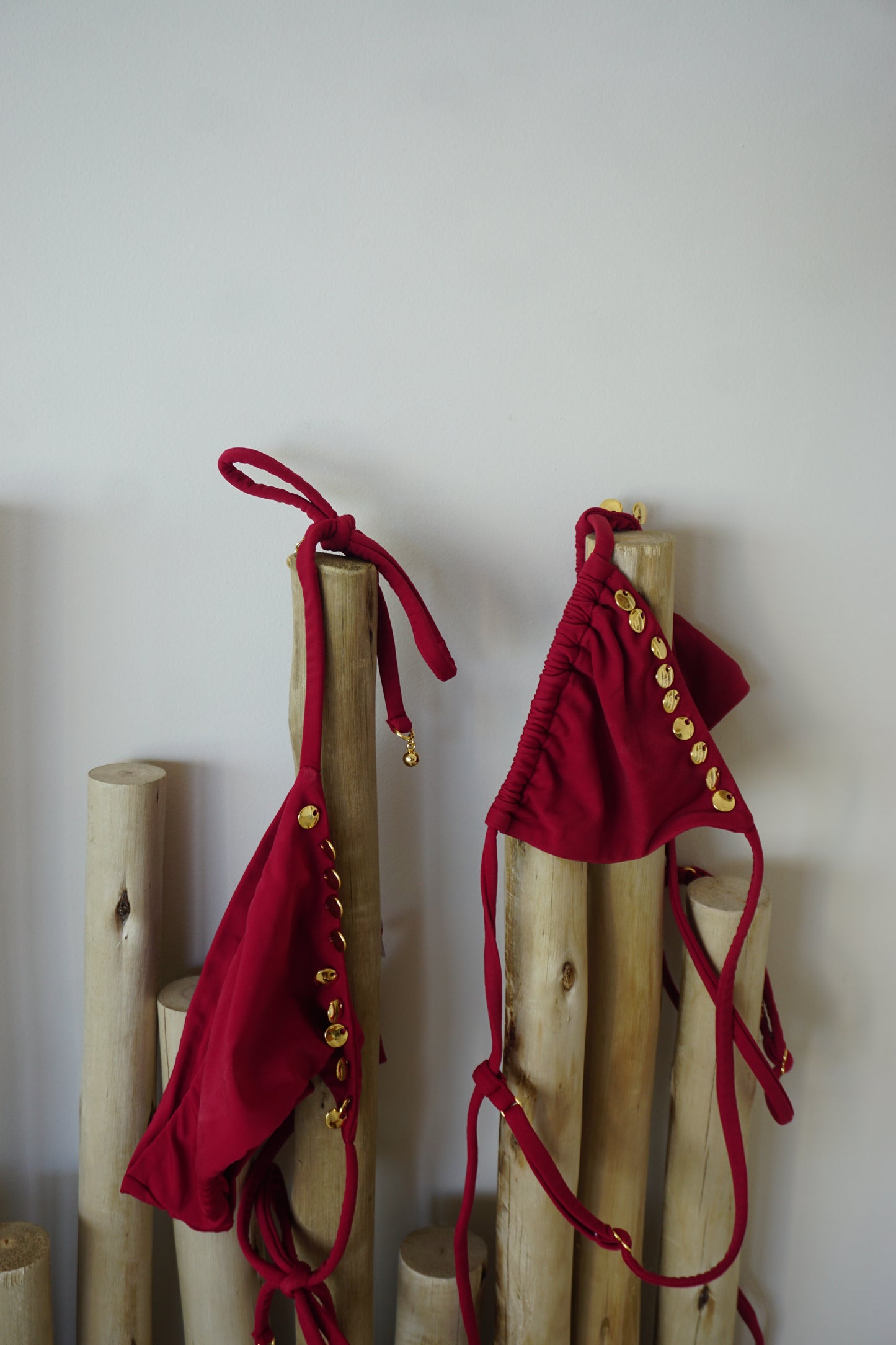 TOP CORTININHA LA PASSION BURGUNDY E CALCINHA LACINHO LA PASSION BURGUNDY